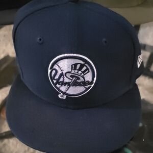 New Era Dark Blue Yankees Baseball Cap Old School Logo 7 3/8 (709)